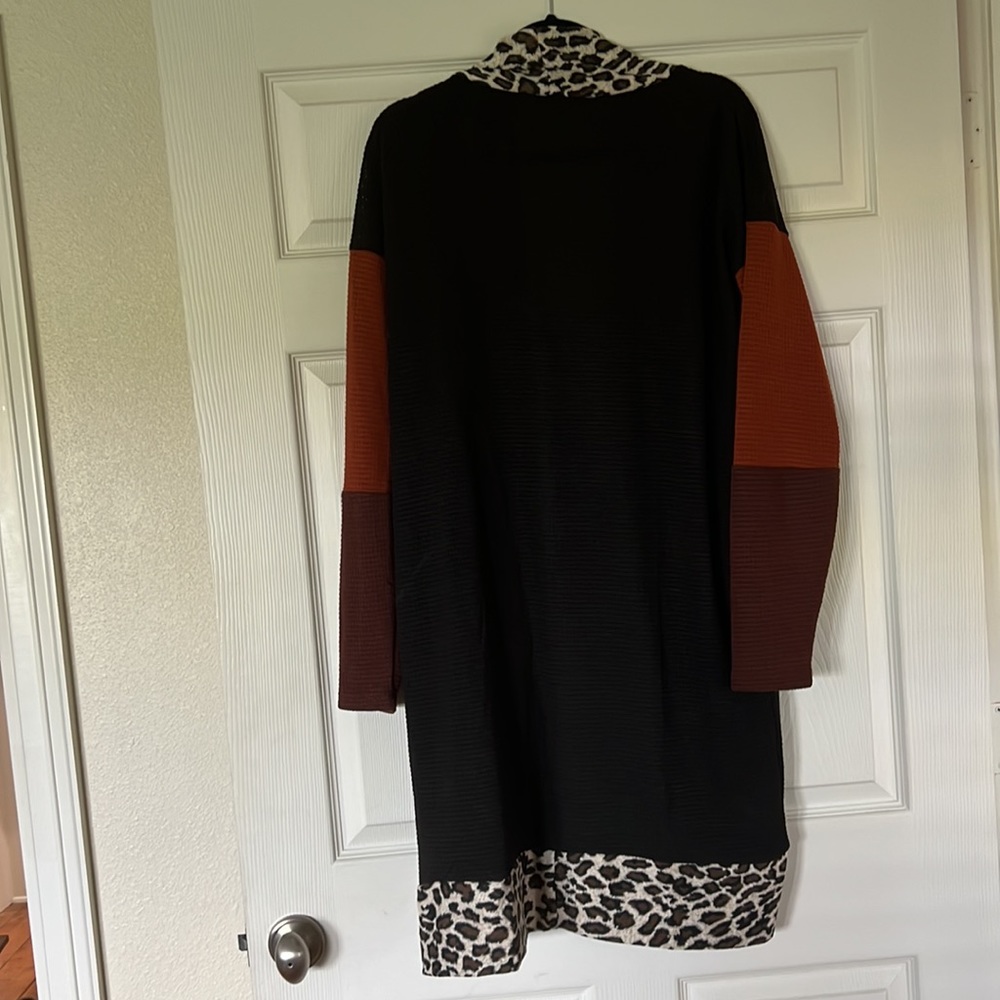Leopard Polyester Cover - Picture 2 of 3